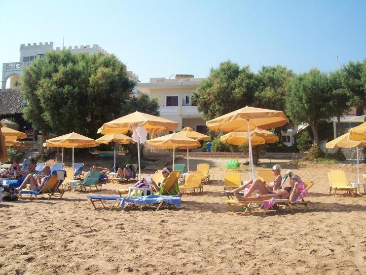Kato Stalos Beach Exterior foto