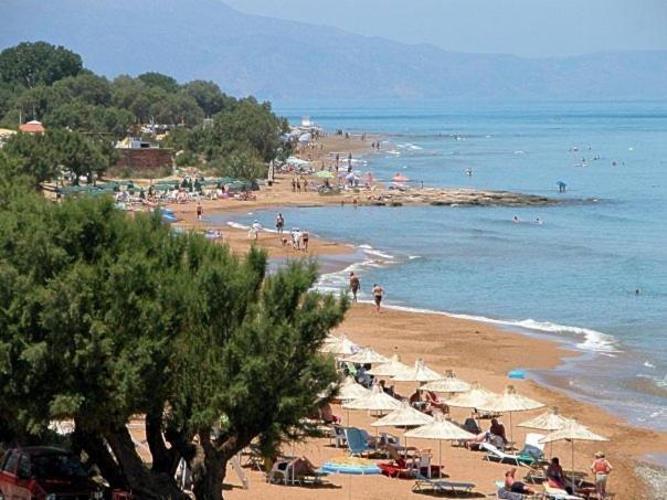 Kato Stalos Beach Exterior foto