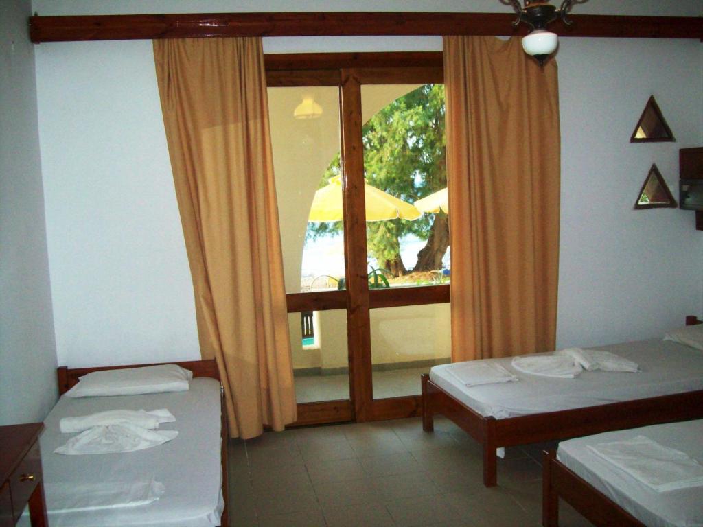 Kato Stalos Beach Habitación foto