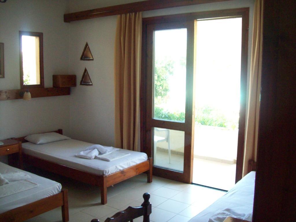 Kato Stalos Beach Exterior foto